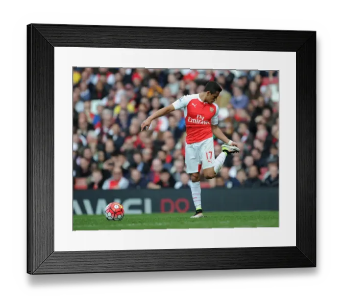 Framed Print : Arsenal's Alexis Sanchez in Action: Arsenal vs. Crystal Palace (Premier League 2015-16)