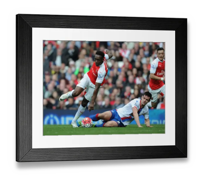 Framed Print : Intense Arsenal vs Crystal Palace Battle at Emirates Stadium, April 2016