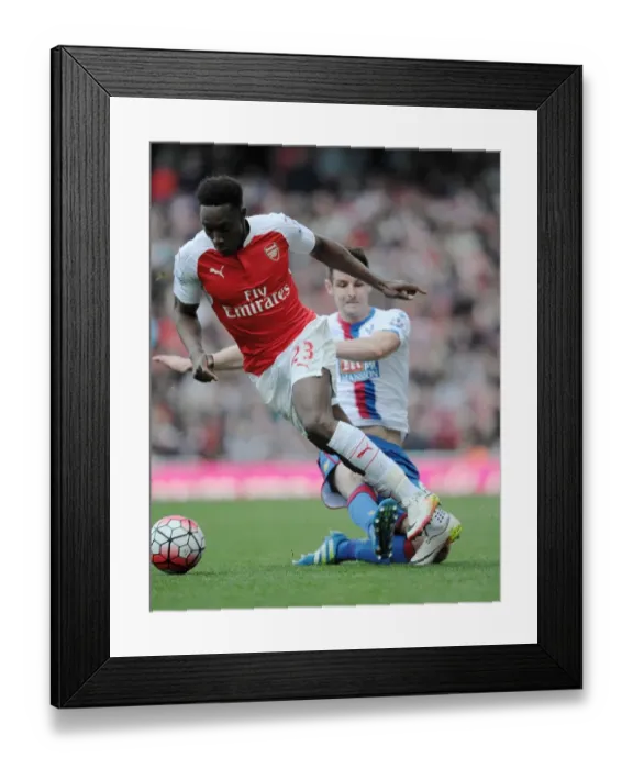 Framed Print : Intense Arsenal vs. Crystal Palace Clash: A Battle at Emirates Stadium (April 2016)