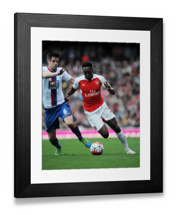 Framed Print : Intense Arsenal vs Crystal Palace Clash at Emirates Stadium, April 2016