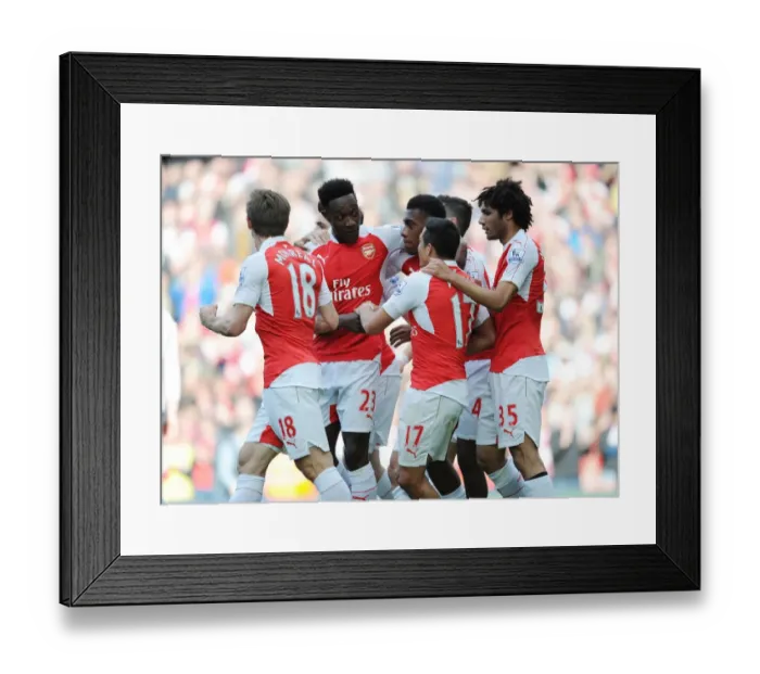 Framed Print : Arsenal: Celebrating Alexis Sanchez's Goal Against Crystal Palace (2015-16) Framed Print : Arsenal: Celebrating Alexis Sanchez's Goal Against Crystal Palace (2015-16)
