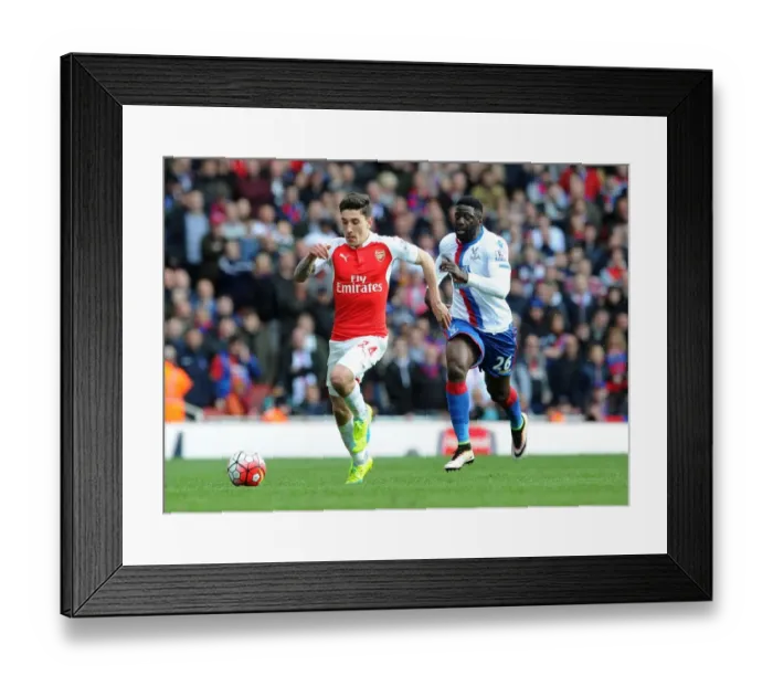 Framed Print : Arsenal's Hector Bellerin Faces Off Against Bakary Sako in Intense Premier League Clash