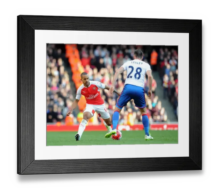 Framed Print : Theo Walcott (Arsenal) Joe Ledley (Palace)