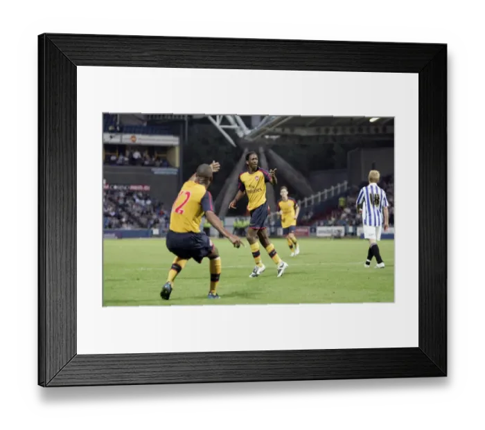 Framed Print : Sanchez Watt celebrates scoring Arsenals 1st goal