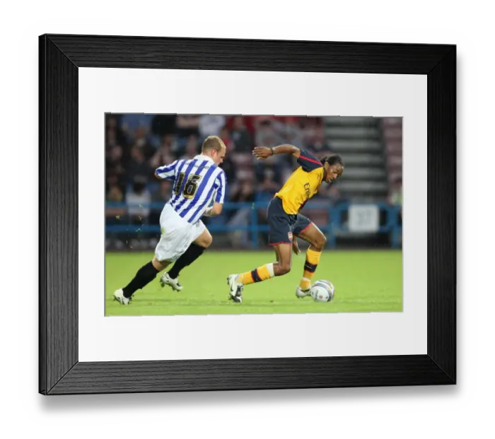 Framed Print : Sanchez Watt (Arsenal) Robbie Williams (Huddersfield)