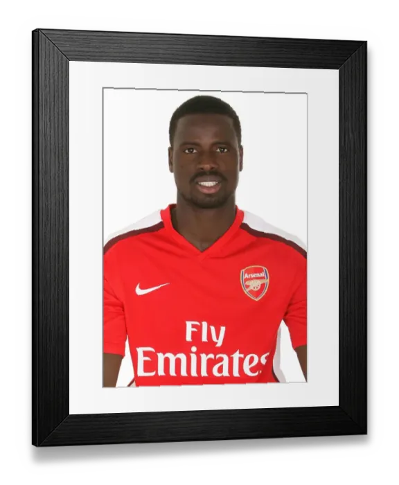 Framed Print : Emmanuel Eboue with Arsenal First Team - Emirates Stadium Shoot, August 2008
