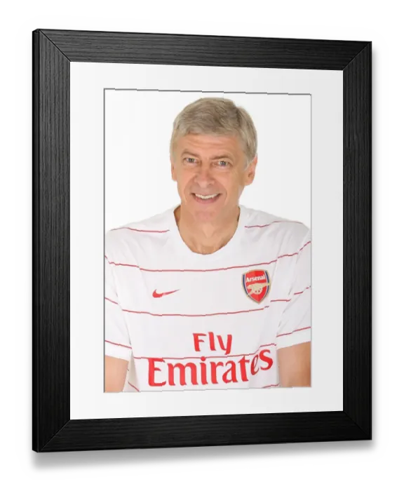 Framed Print : Arsene Wenger with Arsenal First Team at Emirates Stadium (2008)