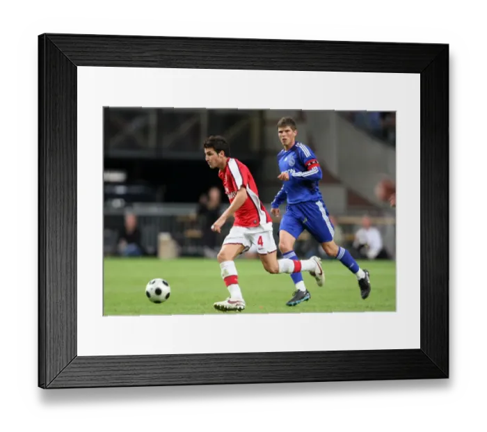 Framed Print : Cesc Faberags (Arsenal) Kls Jan Huntelaar (Ajax)