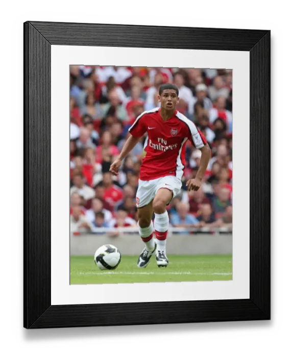 Framed Print : Denilson Suffers Defeat: Arsenal 0-1 Juventus, Emirates Cup Day One Framed Print : Denilson Suffers Defeat: Arsenal 0-1 Juventus, Emirates Cup Day One