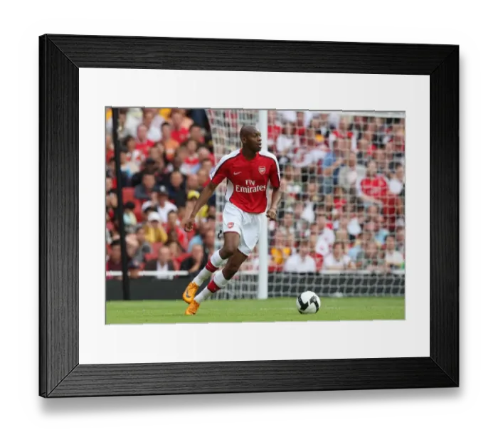 Framed Print : Abou Diaby Suffers Injury as Arsenal Fall to Juventus in Emirates Cup Opener Framed Print : Abou Diaby Suffers Injury as Arsenal Fall to Juventus in Emirates Cup Opener