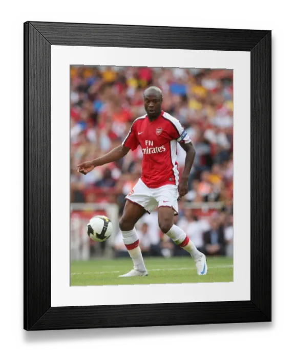 Framed Print : William Gallas: Arsenal's Defensive Blunder Against Juventus in Emirates Cup, 2008 (0:1) Framed Print : William Gallas: Arsenal's Defensive Blunder Against Juventus in Emirates Cup, 2008 (0:1)