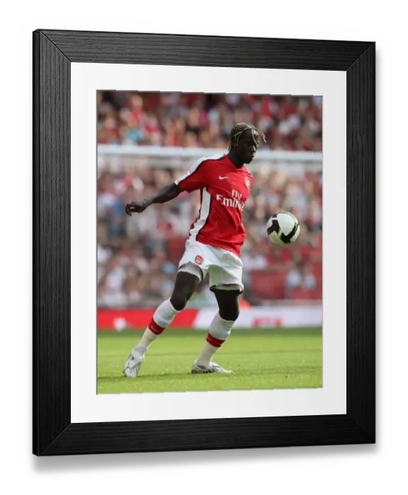 Framed Print : Arsenal's Bacary Sagna Faces Juventus in the Emirates Cup, 2008 (0:1) Framed Print : Arsenal's Bacary Sagna Faces Juventus in the Emirates Cup, 2008 (0:1)