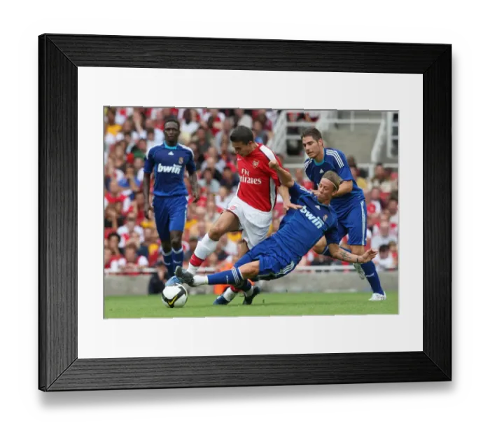 Framed Print : Van Persie's Strike: Arsenal Overpowers Real Madrid - Emirates Cup 2008