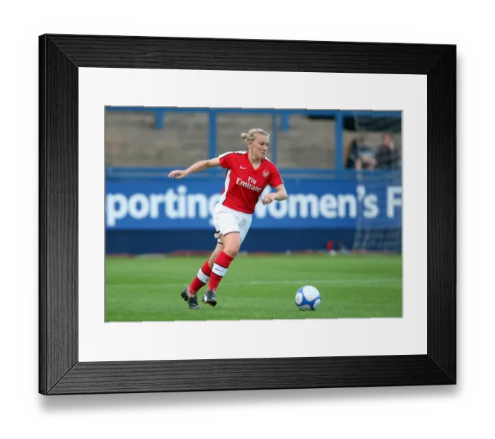 Framed Print : Arsenal Women's Team Celebrates FA Community Shield Victory over Everton: Laura Bassett's Triumph Framed Print : Arsenal Women's Team Celebrates FA Community Shield Victory over Everton: Laura Bassett's Triumph