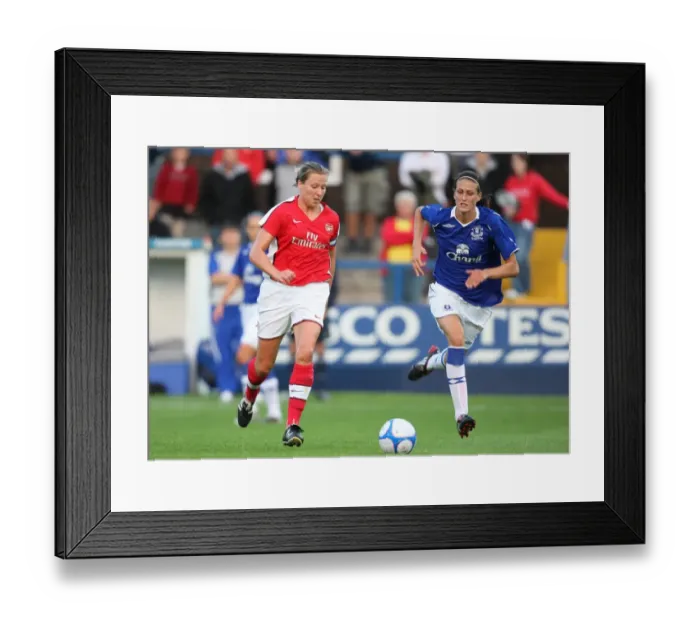 Framed Print : Jayne Ludlow (Arsenal) Jill Scott (Everton)