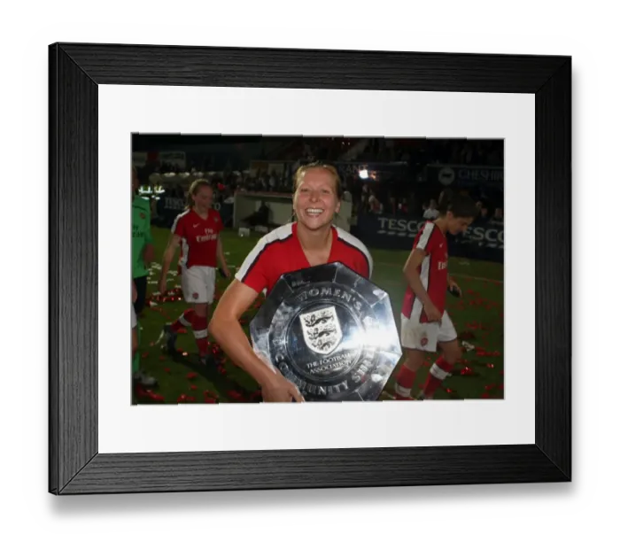 Framed Print : Jayne Ludlow (Arsenal) with the Community Shield