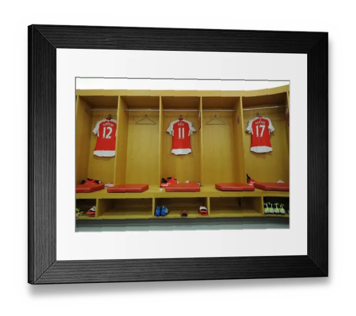 Framed Print : Arsenal Pre-Match Focus: Changing Room Moment before Arsenal vs. West Bromwich Albion (2015-16) Framed Print : Arsenal Pre-Match Focus: Changing Room Moment before Arsenal vs. West Bromwich Albion (2015-16)