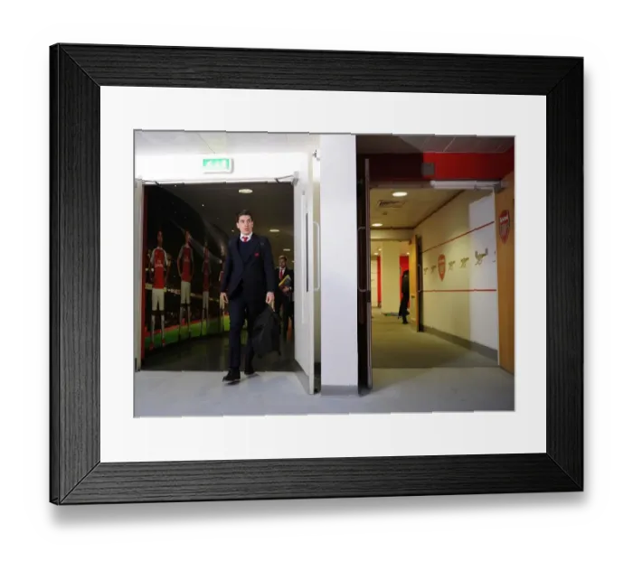 Framed Print : Hector Bellerin Arrives at Emirates Stadium: Arsenal vs West Bromwich Albion, Premier League 2015-16 Framed Print : Hector Bellerin Arrives at Emirates Stadium: Arsenal vs West Bromwich Albion, Premier League 2015-16