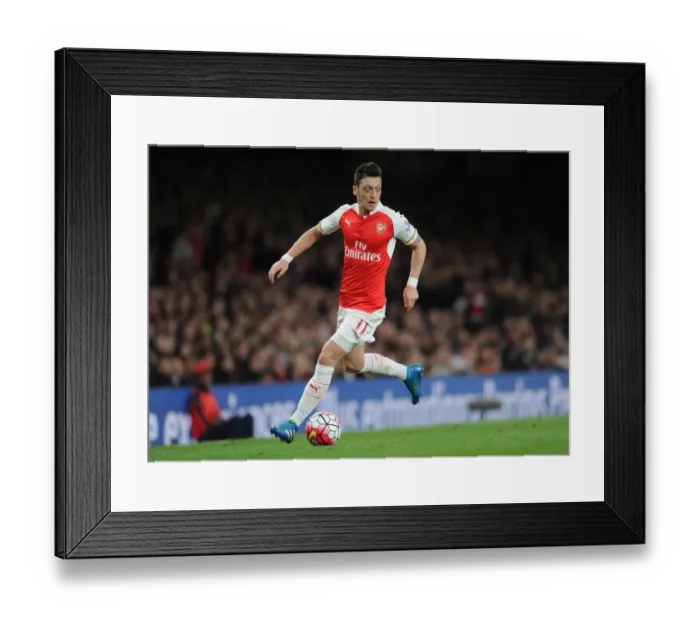 Framed Print : Mesut Ozil in Action: Arsenal vs West Bromwich Albion, Premier League 2015-16 Framed Print : Mesut Ozil in Action: Arsenal vs West Bromwich Albion, Premier League 2015-16