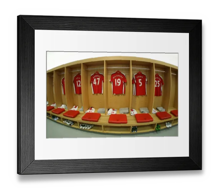 Framed Print : Arsenal Changing Room: Focus before Defeating West Bromwich Albion 1-0 in the 2008-09 Premier League Framed Print : Arsenal Changing Room: Focus before Defeating West Bromwich Albion 1-0 in the 2008-09 Premier League