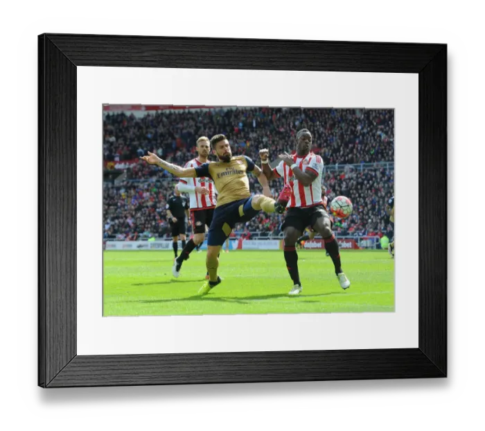 Framed Print : Giroud vs Kone: A Premier League Showdown at Sunderland's Stadium of Light - Arsenal vs Sunderland (2015-16)