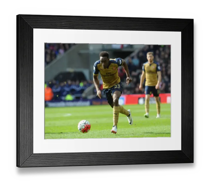 Framed Print : Arsenal's Danny Welbeck in Action Against Sunderland (Premier League 2015-16)