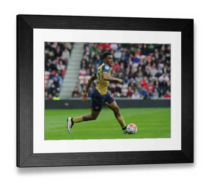 Framed Print : Arsenal's Alex Iwobi in Action against Sunderland (2015-16) Framed Print : Arsenal's Alex Iwobi in Action against Sunderland (2015-16)