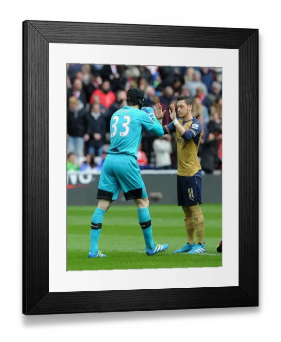 Framed Print : Arsenal's Ozil and Cech Prepare for Sunderland Clash (Premier League 2015-16) Framed Print : Arsenal's Ozil and Cech Prepare for Sunderland Clash (Premier League 2015-16)