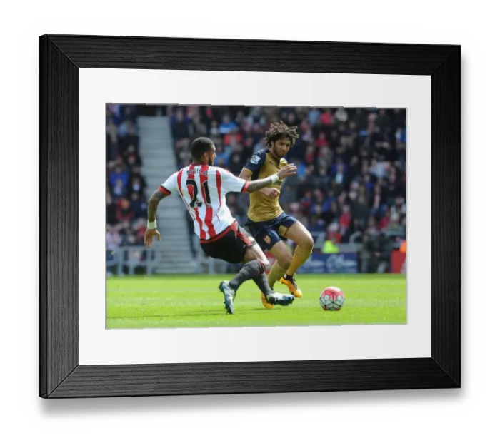 Framed Print : Elneny vs M'Vila: A Premier League Showdown at Sunderland