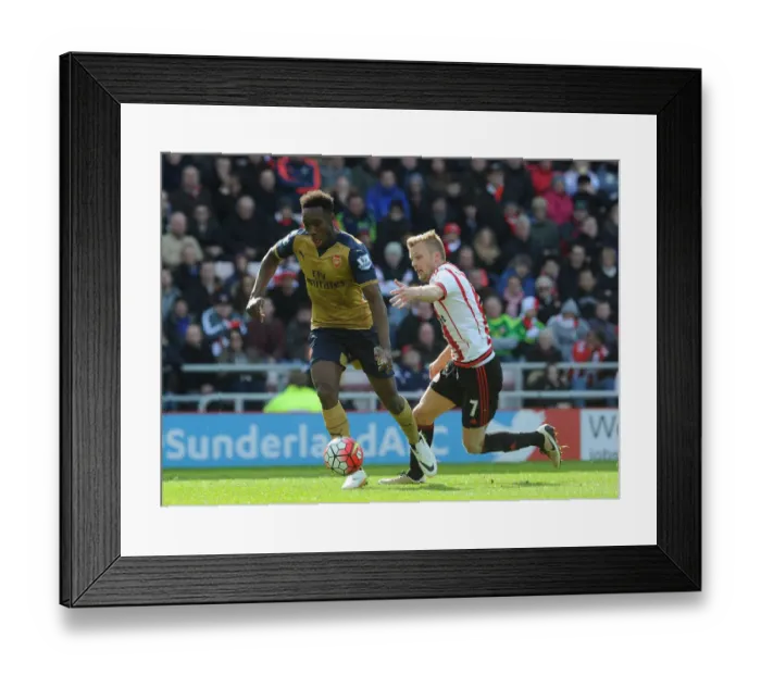 Framed Print : Welbeck vs Larsson: A Premier League Showdown at Sunderland