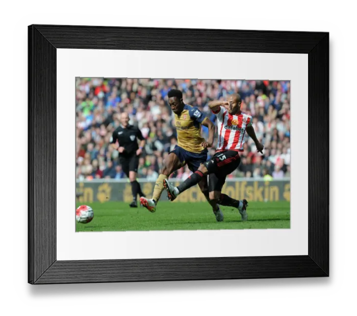 Framed Print : Welbeck vs Kaboul: A Premier League Battle at Sunderland, 2016