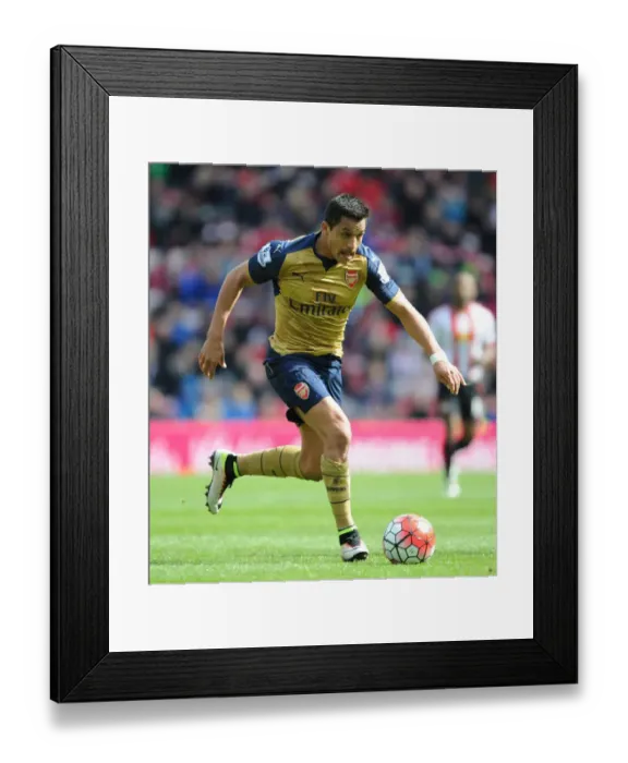 Framed Print : Alexis Sanchez in Action: Arsenal's Star Performance against Sunderland, Premier League 2015-16