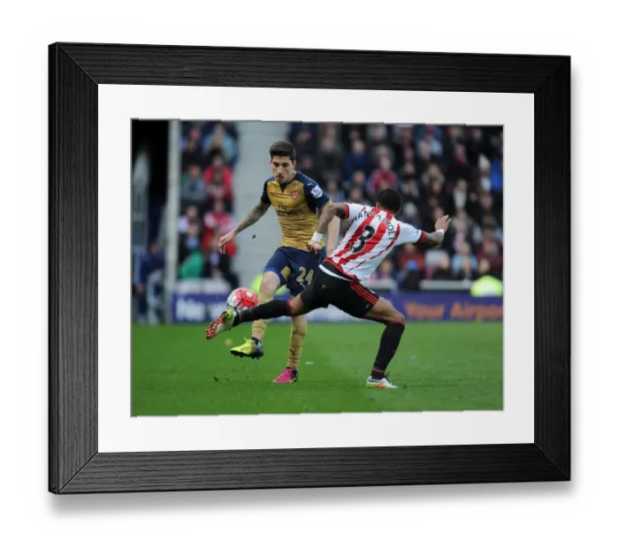 Framed Print : Intense Battle: Hector Bellerin vs. Patrick van Aanholt at Sunderland's Stadium of Light (Arsenal vs. Sunderland, Premier League 2015-16)
