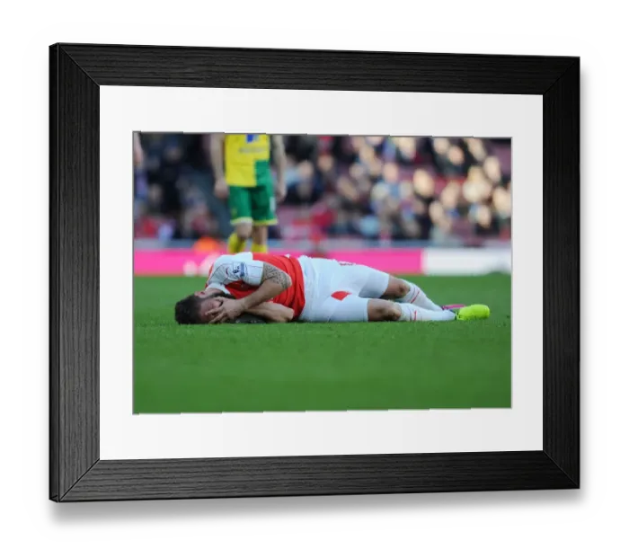 Framed Print : Arsenal's Olivier Giroud in Action: Arsenal vs. Norwich City (2015-16) Framed Print : Arsenal's Olivier Giroud in Action: Arsenal vs. Norwich City (2015-16)