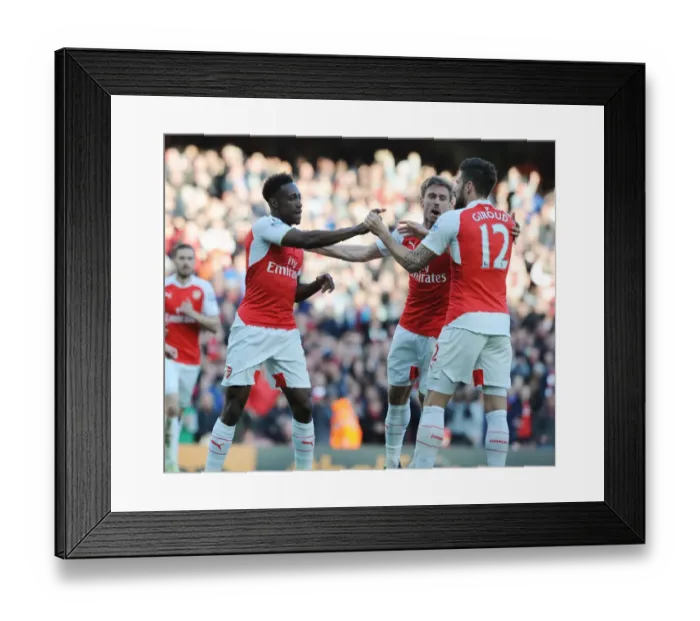 Framed Print : Arsenal's Welbeck and Giroud Celebrate Goal Against Norwich City (2015-16)