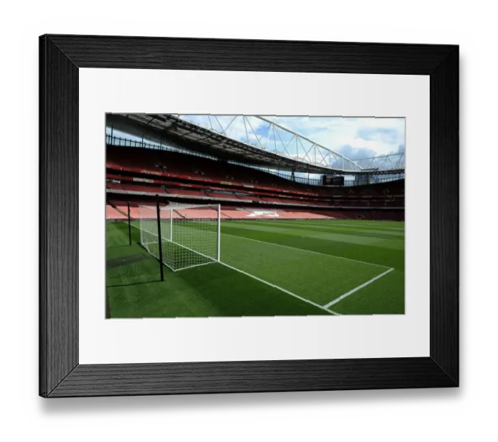 Framed Print : Arsenal at Emirates Stadium: Battle against Norwich City (2015-16 Premier League)
