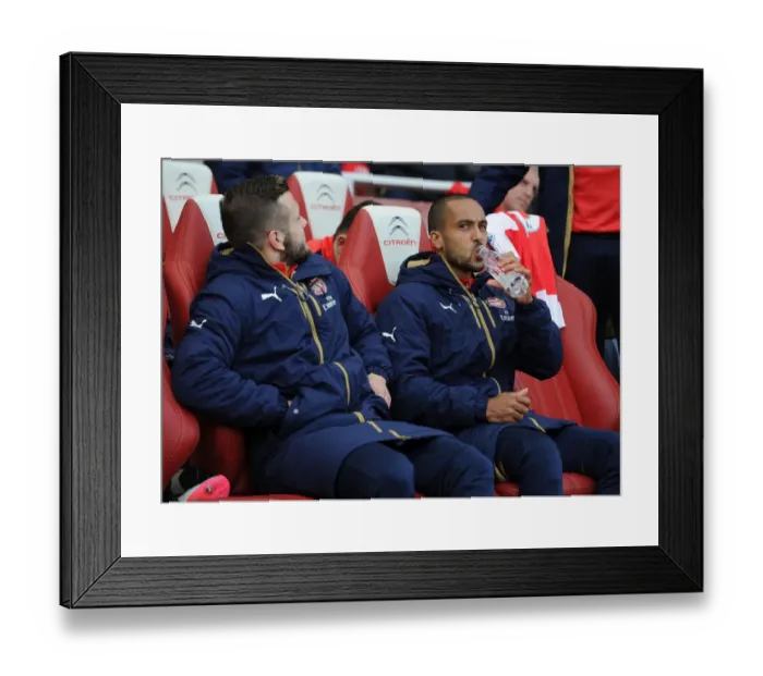 Framed Print : Arsenal Bench: Jack Wilshere and Theo Walcott in Waiting (Arsenal vs. Norwich City, 2015-16)