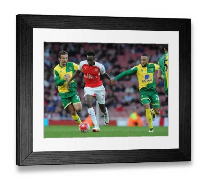Framed Print : Arsenal's Danny Welbeck Faces Off Against Norwich's Gary O'Neil and Nathan Redmond during the 2015-16 Premier League Match