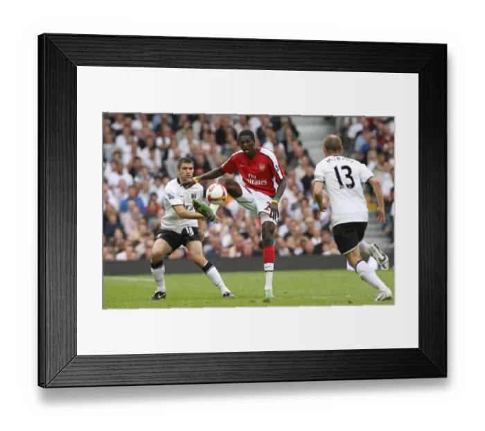 Framed Print : Emmanuel Adebayor (Arsenal) Aaron Hughes and Danny Murphy (Fulham)