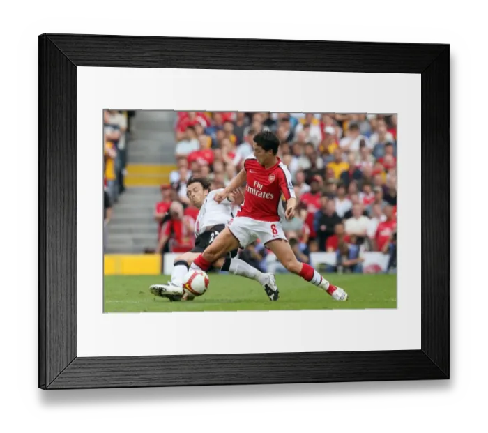 Framed Print : Samir Nasri (Arsenal) Simon Davies (Fulham) Framed Print : Samir Nasri (Arsenal) Simon Davies (Fulham)