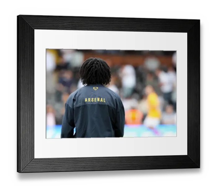 Framed Print : Alex Song's Triumph: Arsenal's 1-0 Victory at Fulham, August 2008