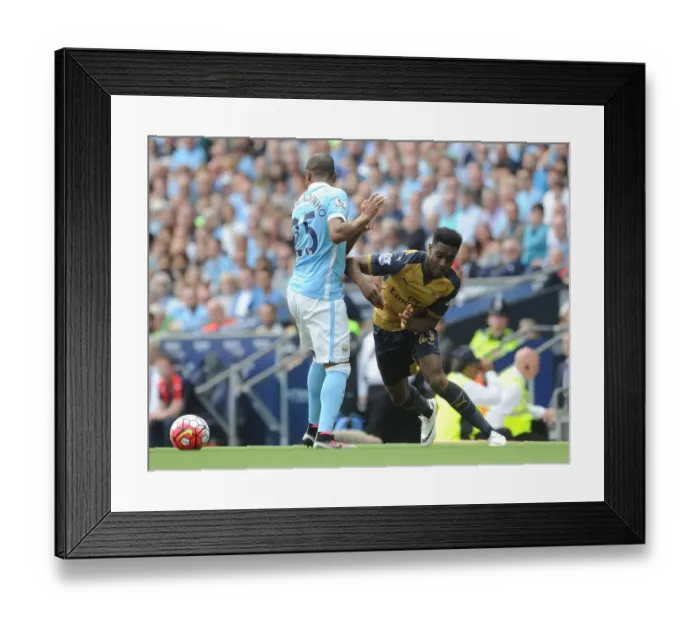 Framed Print : Danny Welbeck (Arsenal) Fernandinho (Man City) Framed Print : Danny Welbeck (Arsenal) Fernandinho (Man City)