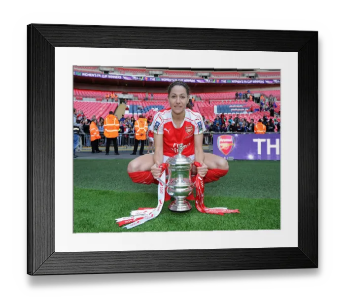 Framed Print : Arsenal Ladies Celebrate FA Cup Victory: Vicky Losada Lifts the Trophy