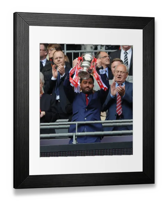 Framed Print : Arsenal Ladies FA Cup Victory: Pedro Martinez Losa Celebrates with the Trophy