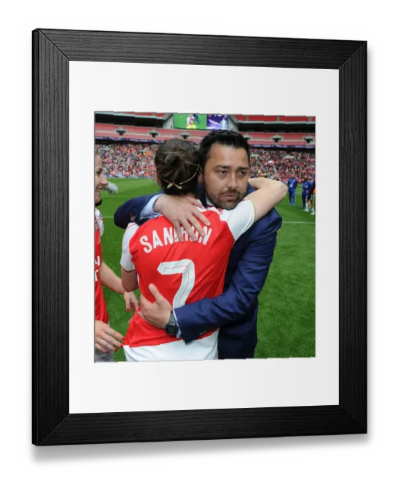 Framed Print : Arsenal Ladies Defeat Chelsea Ladies: Pedro Martinez Losa Celebrates FA Cup Victory with Natalia Pablos Sanchon Framed Print : Arsenal Ladies Defeat Chelsea Ladies: Pedro Martinez Losa Celebrates FA Cup Victory with Natalia Pablos Sanchon