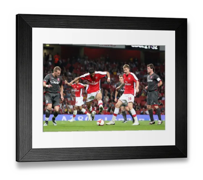 Framed Print : Denilson sets up the 4th Arsenal goal scored by Nicklas Bendtner Framed Print : Denilson sets up the 4th Arsenal goal scored by Nicklas Bendtner