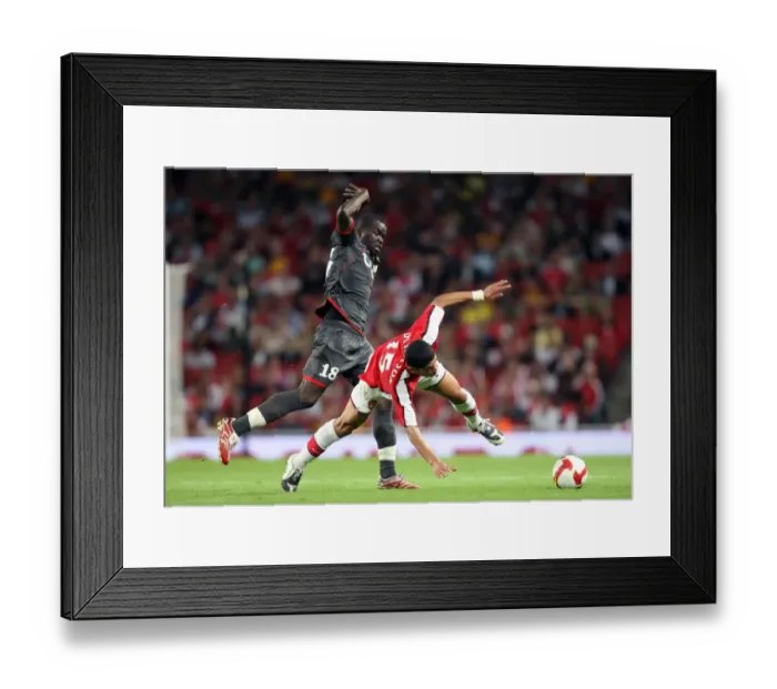 Framed Print : Denilson (Arsenal) Cheick Tiote (Twente)