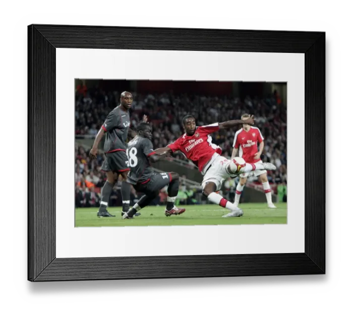 Framed Print : Johan Djourou (Arsenal) Cheick Tiote (Twente)