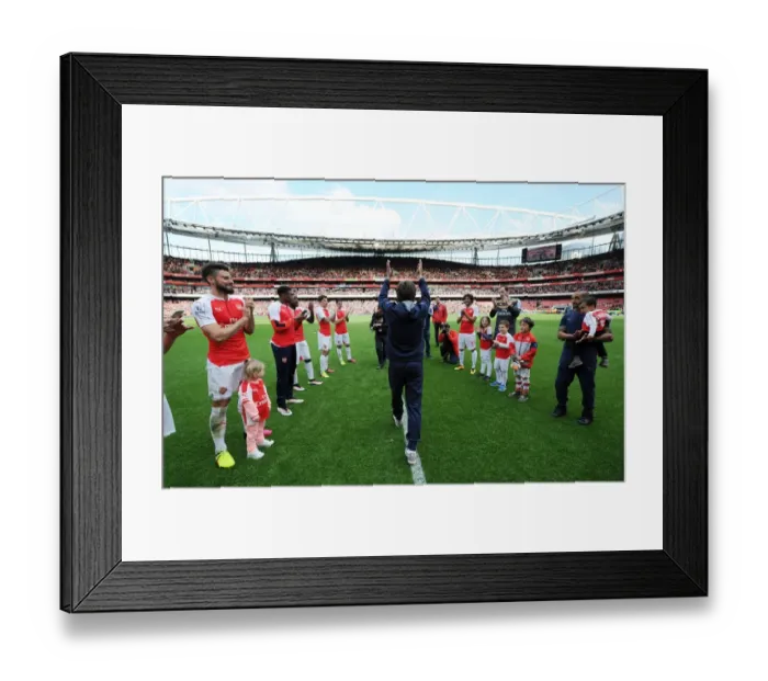 Framed Print : Arsenal Bids Farewell: Tomas Rosicky's Emotional Guard of Honor