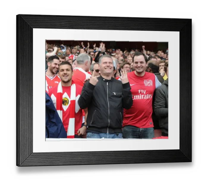 Framed Print : Arsenal Fans at Emirates Stadium: Passionate Moments from the Arsenal vs. Aston Villa Match, Premier League 2015-16